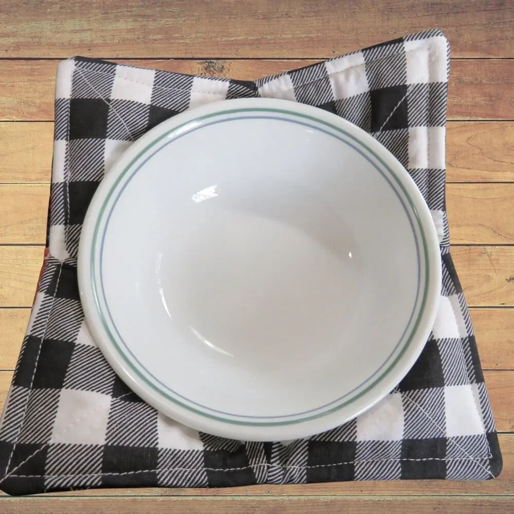 Microwave Bowl Cozy, Reversible Gingerbread Men and Black and White Check